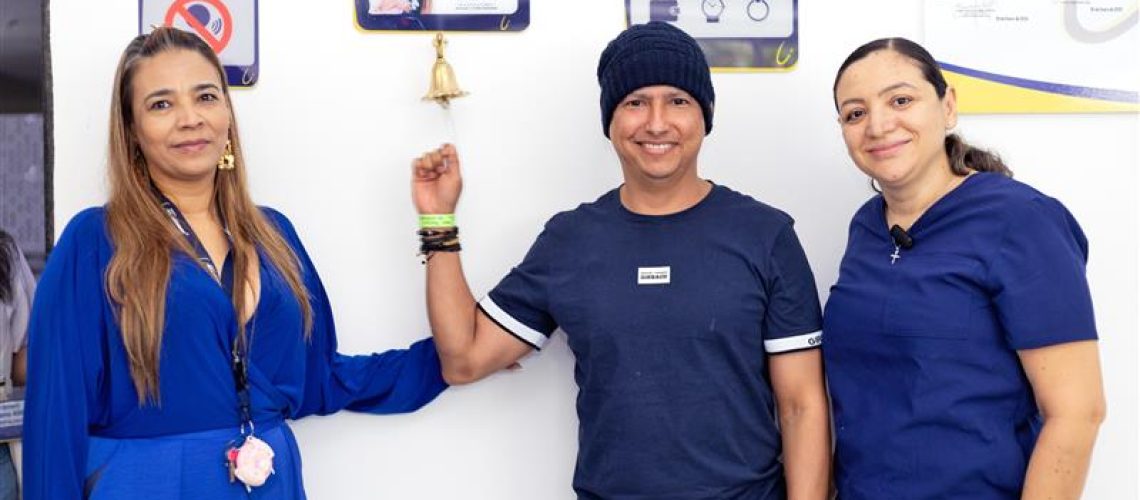 Campanazo de vida: Laboyano vence un agresivo cáncer de sangre en Clínica Medilaser