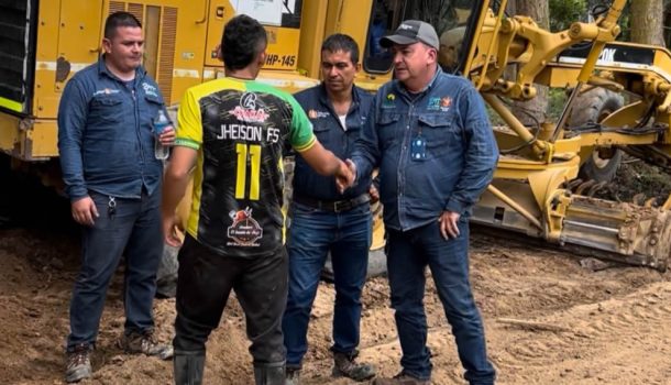 Gobierno del Huila mejora vías rurales en Acevedo y respalda iniciativas comunitarias