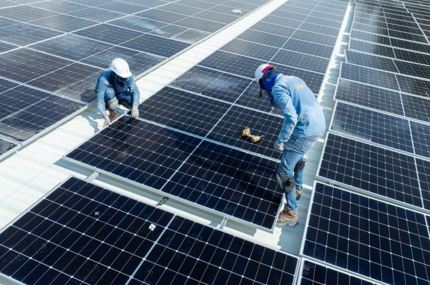 Comfamiliar reduce 50% su consumo de energía y logra un impacto ambiental comparable a plantar más de 7.500 árboles