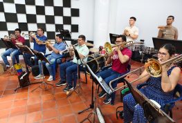 Gobernación del Huila y Banda Sinfónica rinden tributo a la niñez con el concierto «Los Niños, la Luz del Mundo»