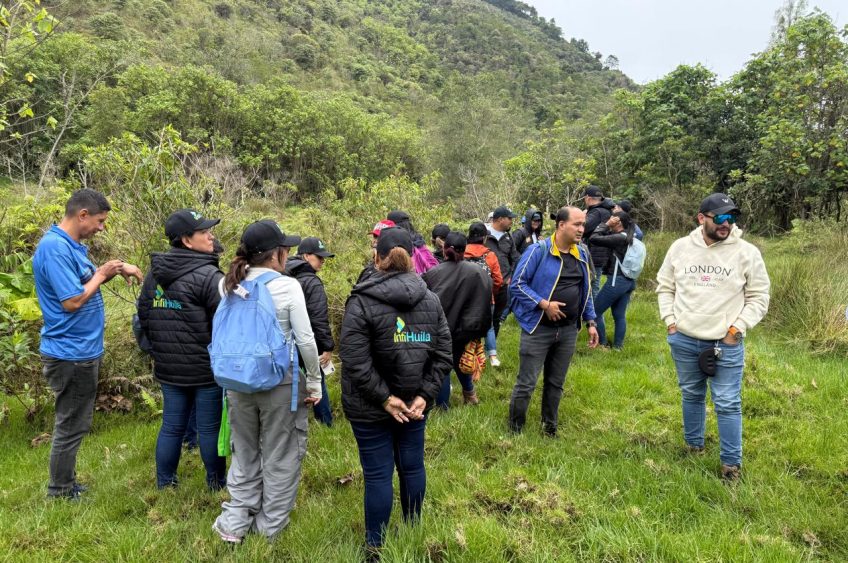 INFIHUILA fortalece su compromiso ambiental con recorrido institucional por la cuenca del río Las Ceibas
