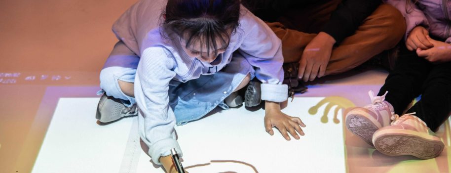 Literatura infantil y juvenil en la FILBo 2026: una apuesta por las preguntas y los hilos invisibles