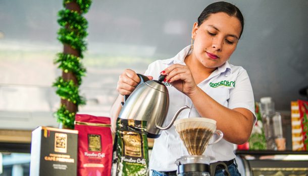 Más de 4.000 emprendedores beneficiados con capacitaciones gratuitas gracias a alianza entre Gobernación y Strive Colombia