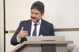 Plan de choque y acuerdo nacional: las propuestas del senador González Villa ante la crisis de salud