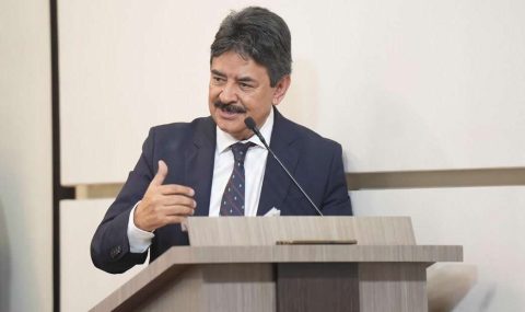 Plan de choque y acuerdo nacional: las propuestas del senador González Villa ante la crisis de salud