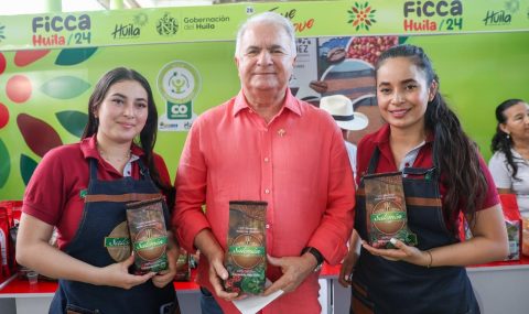Más de $3.800 millones para fortalecer la productividad cafetera en 17 municipios del Huila Grande