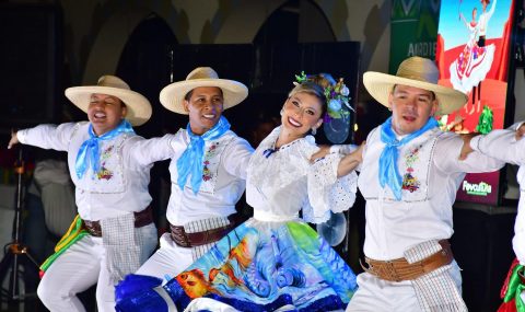 Danza y color, marcaron muestra folclórica del certamen Señorita Neiva