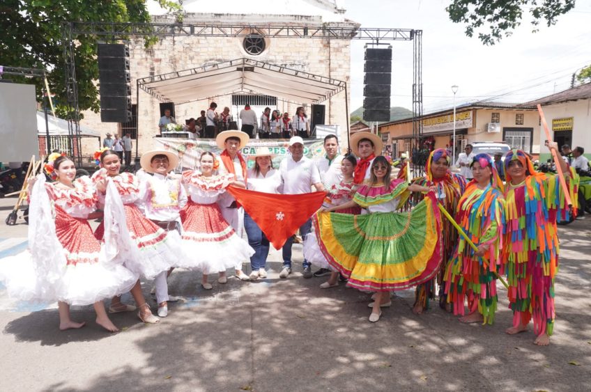 Más de 10 asociaciones del Norte del Huila, recibieron un reconocimiento especial en el día conmemorativo del campesino