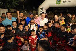 Alcalde Germán Casagua, beneficia a más de 200 niños con implementación deportiva en Neiva