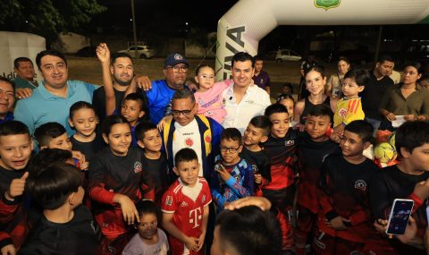 Alcalde Germán Casagua, beneficia a más de 200 niños con implementación deportiva en Neiva