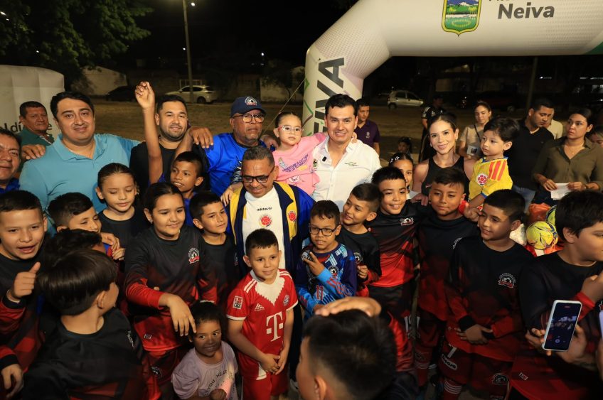 Alcalde Germán Casagua, beneficia a más de 200 niños con implementación deportiva en Neiva