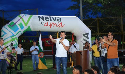 Cancha sintética de Canaima, renovada gracias a inversión del alcalde Germán Casagua