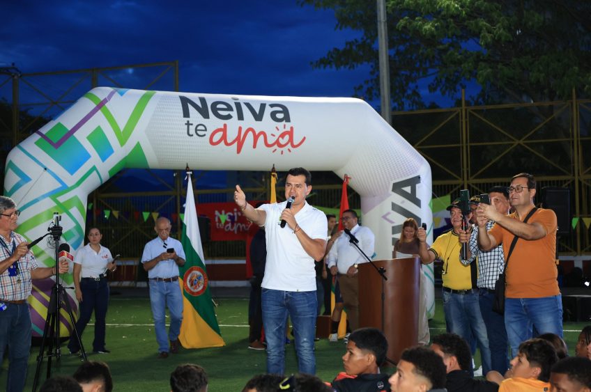 Cancha sintética de Canaima, renovada gracias a inversión del alcalde Germán Casagua