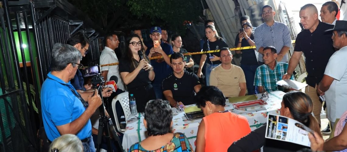 Después de años de espera, el barrio Álvaro Uribe Vélez ya disfruta de alumbrado público