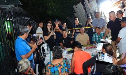 Después de años de espera, el barrio Álvaro Uribe Vélez ya disfruta de alumbrado público