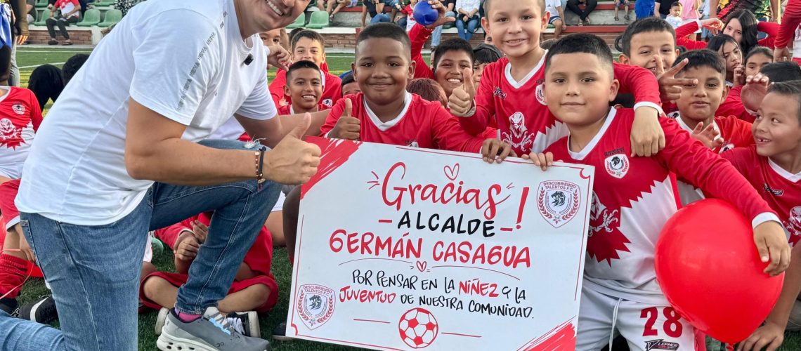 El deporte vuelve con todo a Puertas del Sol, sur de Neiva; Germán Casagua recupera cancha sintética