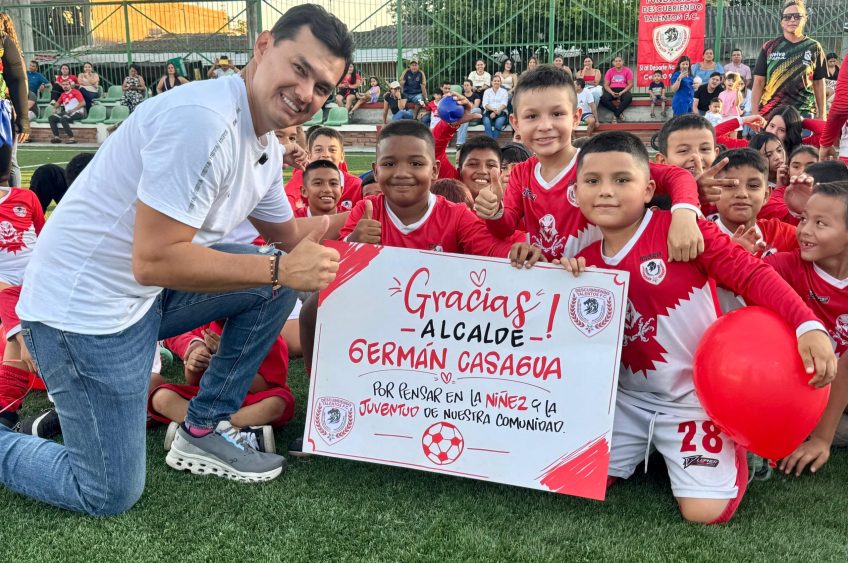 El deporte vuelve con todo a Puertas del Sol, sur de Neiva; Germán Casagua recupera cancha sintética