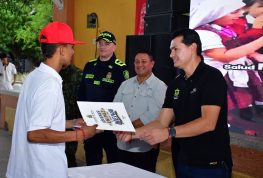 25 jóvenes de Neiva reciben oportunidades para construir un futuro lejos de la violencia
