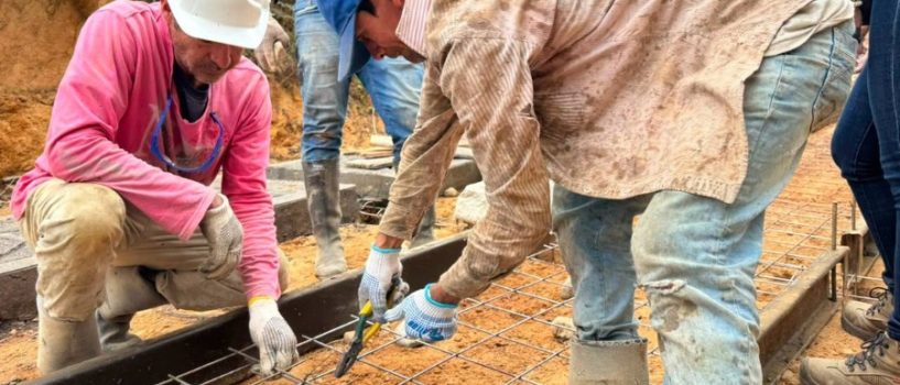 Comunidades rurales del Huila han construido más de 4.200 metros lineales de placa huella gracias a procesos de formación del SENA
