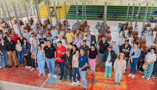 Inició entrega de 1.000 hornillas ecológicas a pobladores de la zona rural dispersa del Huila