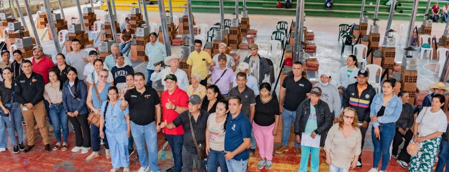 Inició entrega de 1.000 hornillas ecológicas a pobladores de la zona rural dispersa del Huila