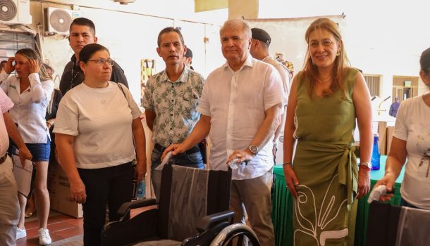 Más calidad de vida para los huilenses Gobernación entregó ayudas técnicas para población con discapacidad