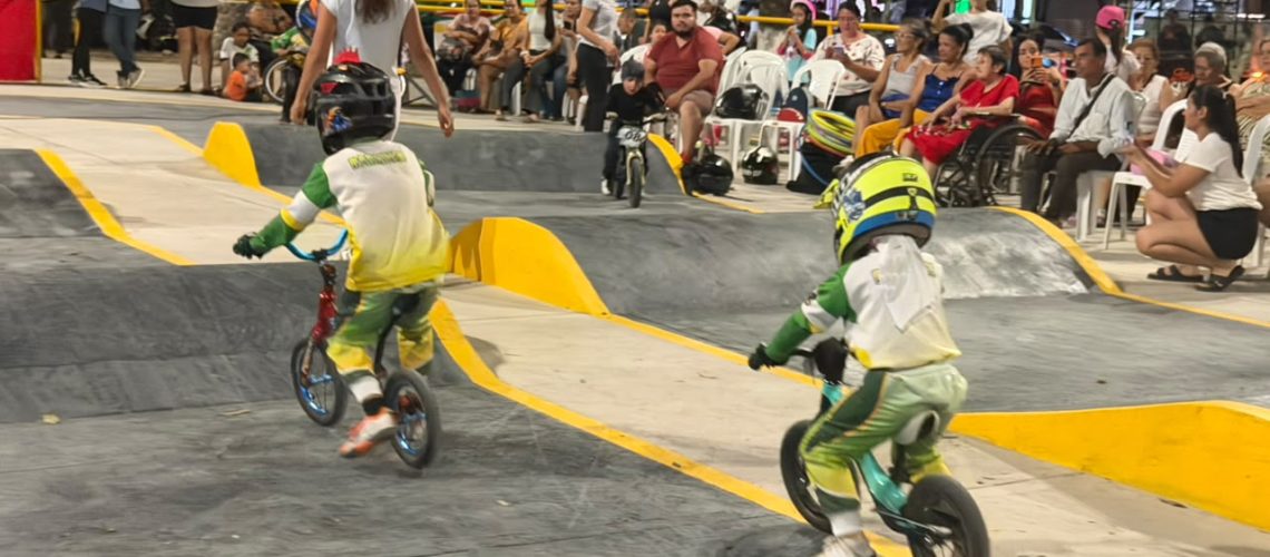 ¡La noche se llena de vida en Canaima! ESIP enciende la placa deportiva para la comunidad de la Comuna 6, sur de Neiva