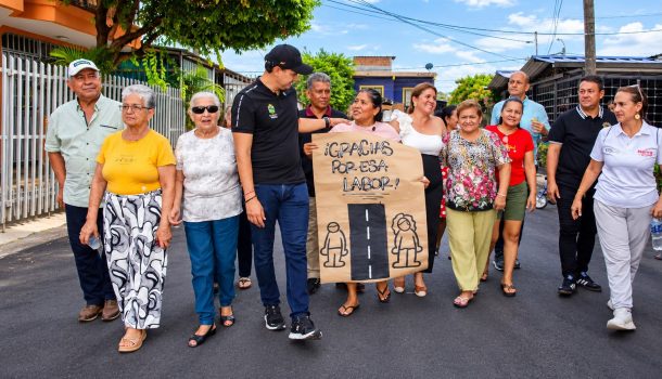 Alcalde de Neiva, Germán Casagua, cumple al barrio Carbonell con pavimentación de nueva vía