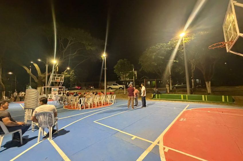 El deporte y la vida nocturna regresan a Acrópolis, norte de Neiva: ¡ESIP ilumina el polideportivo de la comuna Uno!