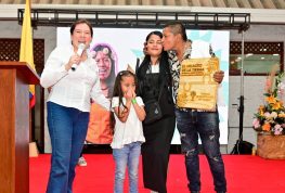 Restitución de Tierras formaliza compensaciones por cerca de $473 millones para tres familias en el Huila